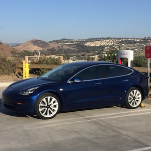 <span class=keywords><strong>Tesla</strong></span> <span class=keywords><strong>Model</strong></span> <span class=keywords><strong>3</strong></span> Long Range 556 Km Haute Vitesse 225 Km/H Voiture Électrique Adulte Véhicules Électriques Voiture d'Occasion <span class=keywords><strong>Tesla</strong></span> Automobile à <span class=keywords><strong>Acheter</strong></span> en Chine - Product Image 3