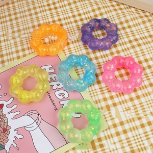 Nouveau bracelet <span class=keywords><strong>anti</strong></span>-<span class=keywords><strong>stress</strong></span> créatif en forme de beignet à paillettes, jouet à presser en caoutchouc souple TPR - Product Image 1