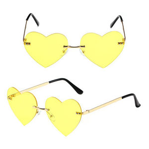 Lunettes de soleil sans monture en forme de cœur UV400, nouvelle mode en métal rouge, bleu, jaune, violet pour unisexe - Product Image 5