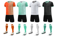 Ensemble de maillots de football personnalisés en polyester unisexe pour jeunes et adultes, tenue d'entraînement et de match respirante et à séchage rapide, avec short