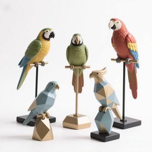 Estatuilla y estatua de resina de loro <span class=keywords><strong>tropical</strong></span>-7 "colores vibrantes, detalles pintados a mano, 500 piezas MOQ, solo personalizado - Product Image 1