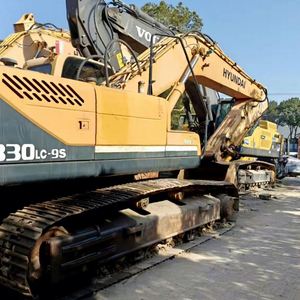 Excavadora Hyundai 330LC-9S de 33 Toneladas para Proyectos de Demolición y Construcción Difíciles - Product Image 1