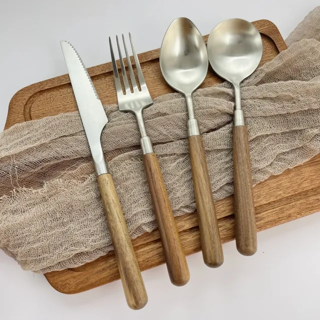 New Arrive 18/10 Silver Cutlery Set Wooden Handle Flatware Christmas Gift Set Knife Fork Spoon gift Set for dining together