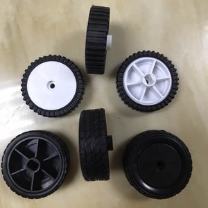 Ruedas de robot con neumáticos de goma, motor TT, buje blanco para juguetes STEM y robots educativos - Product Image 2