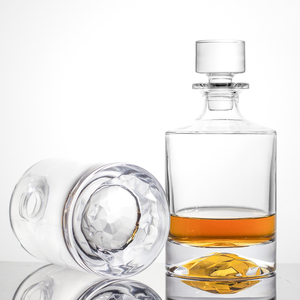 <span class=keywords><strong>Carafe</strong></span> à <span class=keywords><strong>whisky</strong></span> de <span class=keywords><strong>luxe</strong></span> en <span class=keywords><strong>cristal</strong></span> 900 ml avec base montagne 3D unique, bouteille à liqueur en verre avec bouchon en verre sans plomb - Product Image 6