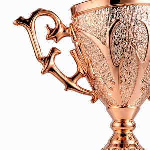 Trofeo Personalizzato all'Ingrosso in Resina Placcata Oro con Base in Cristallo Nero Incisa, Coppa del Campione per Lega Sportiva, Sabbiatura su Misura - Product Image 5