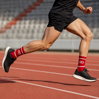 Chaussettes de sport en polyester rouge, respirantes, pour hommes et femmes, pour la course à pied, le football, le basketball, l'entraînement, jacquard, athlétiques