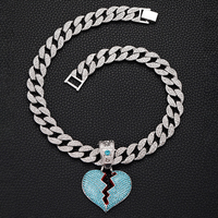Pendentif Cœur Brisé Doré Sertie de Pierres avec Chaîne Cubaine pour Streetwear Hip Hop et Bijoux Cadeau pour Couples