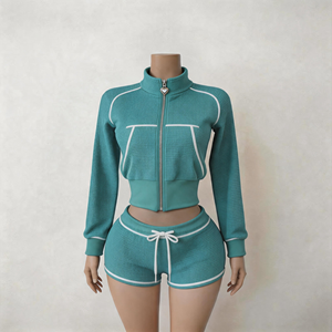 Ensemble 2 pièces tendance en velours pour femme 2026 : sweat à capuche zippé et short avec tirettes personnalisées – Tenue décontractée d'été en petite série - Product Image 6