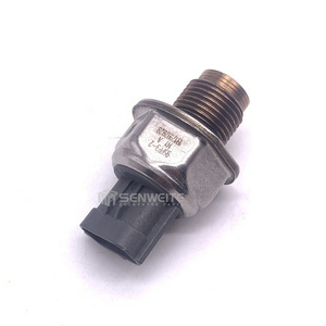 Sensor de Presión Senwitt 95PP3-2 con Montaje Roscado para Piezas de Excavadora - Product Image 1