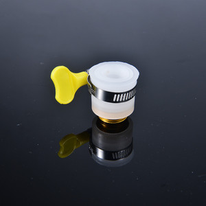 Connecteur universel pour robinets de cuisine, 13-23mm, en silicone, réglable, polyvalent, conception à 4 points - Product Image 1