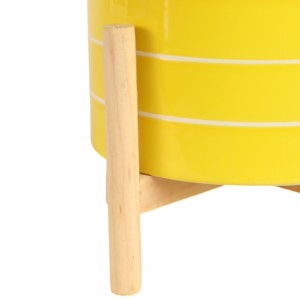 Vaso in Ceramica a Righe con Supporto in Legno, Colore Giallo, per Arredamento Casa, Fioriera per Interni ed Esterni - Product Image 5