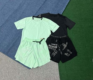 Nouvel ensemble <span class=keywords><strong>de</strong></span> course pour homme 2026, écologique, séchage rapide, respirant, avec t-shirt et short athlétique imprimé quadrillé pour l'entraînement en extérieur et la gym - Product Image 1