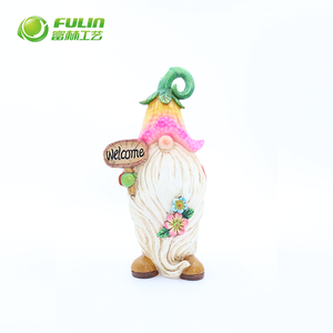 Vente en gros de statues de nains en résine peintes à la main, 11,81 pouces, avec chapeau dégradé, pour la décoration de la maison et du jardin - Product Image 1