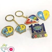Pathfinder club vente chaude logo personnalisé badges en métal broche porte-clés brillant plaqué or forme de triangle porte-clés