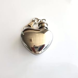 Wholesale Custom Logo Wedding Gift 1oz Heart Shaped Hip Flask Keychain 304 Stainless Steel <b>Mini</b> Pocket Liquor <b>Bottle</b> - Product Image 2
