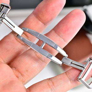 นาฬิกาข้อมือผู้ชายระบบออโตเมติกสุดหรู ดีไซน์โดดเด่น พร้อมหน้าปัดแสดงพลังงานสำรอง ฟังก์ชั่นแสดงเวลาสองเขตเวลา และวันที่ - Product Image 4