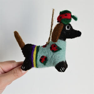 Bolso de Fieltro de Lana Hecho a Mano en Nepal, Colgante de Animalito, Elefante, Regalo Colgante con Relleno de Nanopartículas - Product Image 5