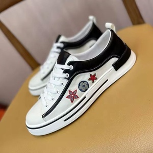Chaussures de créateur de luxe de haute qualité pour hommes, baskets décontractées pour hommes, supporte le logo personnalisé, chaussures de marche antidérapantes pour femmes - Product Image 4