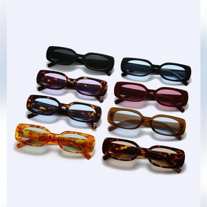 Lunettes de soleil rectangulaires rétro à petite monture avec logo personnalisé 2025, protection UV400, couleurs gelée, pour femmes et hommes - Product Image 5