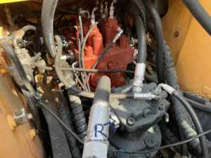 Excavatrice sur chenilles Hyundai 210 d'occasion en excellent état, pompe, roulement, boîte de vitesses, moteur d'origine du distributeur Poclain Corée - Product Image 5