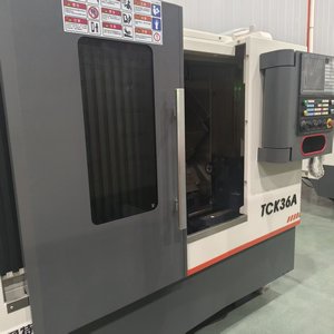 Torno horizontal de un solo husillo con bancada inclinada TCK36A con control PLC GSK980TC3 para torneado de piezas complejas - Product Image 2