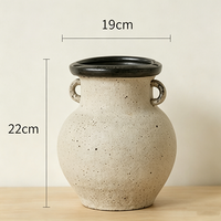 Paire de vases vintage en poterie mate marbrée, faits à la main, avec deux poignées, en argile neutre, style oriental Wabi Sabi, pour décoration de table en bois