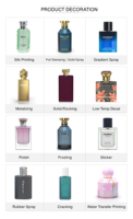 Fournisseur de parfums haut de gamme |   Capuchon de parfum en plastique doré de luxe avec texture, couvercle élégant moleté avec détail en velours rouge pour marques de niche