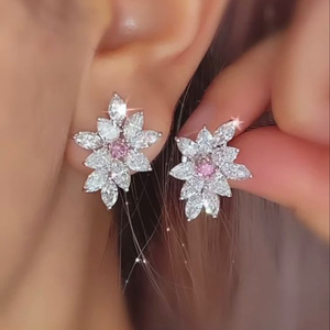 Orecchini a Perno con Fiori di Ciliegio Rosa per Donne, Accessori per Orecchie Floreali Carini per Uso Quotidiano - Product Image 1