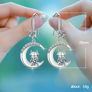 Orecchini Pendenti Creativi a Forma di Bue e Luna per Donne, Design Elegante a Goccia, Gioielli alla Moda, Regalo Portafortuna - Product Image 5