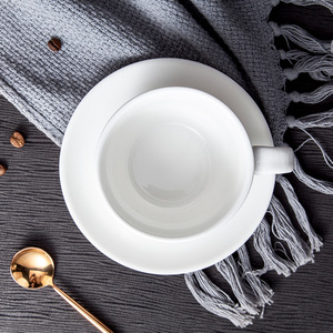 Tazza da tè e <span class=keywords><strong>piattino</strong></span> bianco cina Set personalizzato Vintage europa inglese ceramica pomeriggio tazza da tè <span class=keywords><strong>con</strong></span> <span class=keywords><strong>piattino</strong></span> - Product Image 5