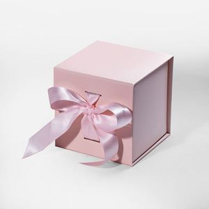 Bocaux et boîtes à bougies recyclés roses avec logo personnalisé, bocaux à bougies de luxe avec couvercle et emballage de boîtes - Product Image 1