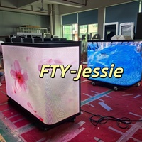 Cabina de DJ LED Portátil para Exhibición en Tiendas, con Pantalla de Video Digital Curva para Interiores, Soporte de Baile Superior y Mesa Móvil