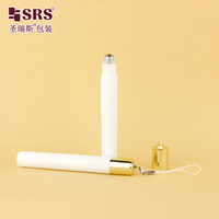 Emballage de massage de sérum pour les yeux de 10ml Bouteilles à rouleaux en plastique vides avec capuchon à crochet