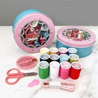 Mini kit de couture portable écologique avec boîte de rangement en métal pour la maison ou les voyages, idéal pour les travaux d'aiguille et les fournitures de couture