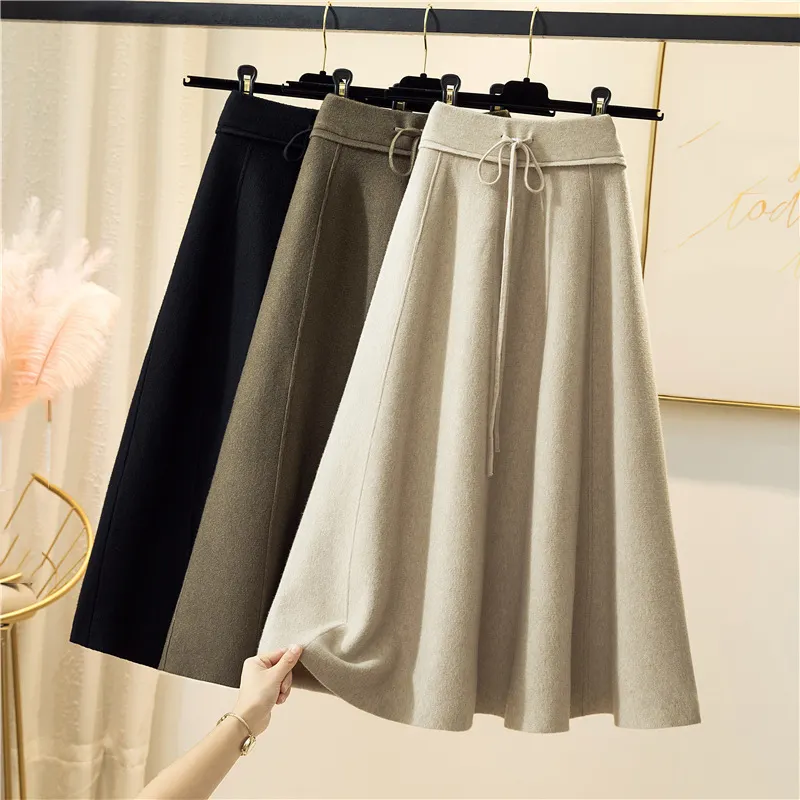Wholesale Casual Pleated Skirt For Women Winter Fashion High Waist Solid Color Midi A-line Long Skirt