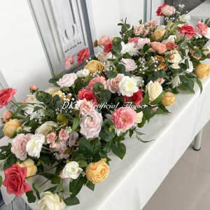 ดอกกุหลาบผ้าไหมประดิษฐ์ดีไซน์ใหม่พร้อมใบไม้สีเขียวที่ให้สัมผัสเหมือนจริงสำหรับตกแต่งโต๊ะในงานปาร์ตี้ - Product Image 3