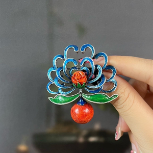 Broche nuage, broche porte-bonheur, broche d'art raffiné, broche luxueuse, broche artisanale - Product Image 1