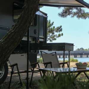 Nouveau design Caravan Pop Top Camper Van Remorque de voyage à double extension avec frein électrique pour le camping tout-terrain - Product Image 6