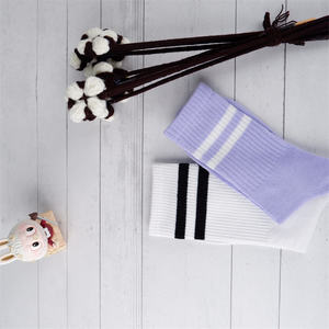 جوارب نسائية بأنبوب متوسط, جوارب نسائية بأنبوب متوسط بسيط يسمح بمرور الهواء في الحرم الجامعي ، جوارب طاقم مخصصة <span class=keywords><strong>Kpop</strong></span> - Product Image 4