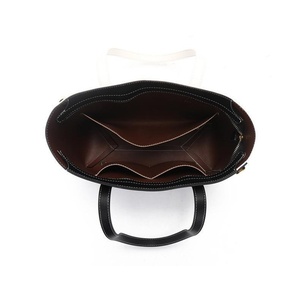 Sac à main de haute qualité 2026 Mode Cuir contrasté Rivet Designer Sac à bandoulière Grande capacité Sac fourre-tout en cuir véritable pour femmes - Product Image 4