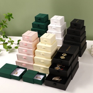 Boîte à bijoux coulissante en carton miniature de luxe faite à la main avec logo personnalisé, motif carré pour l'emballage de colliers, bagues et boucles d'oreilles - Product Image 3