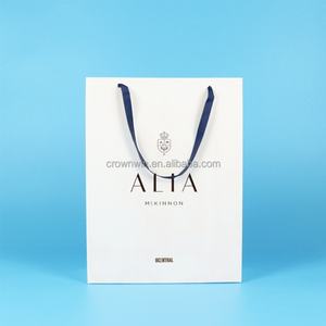 Sacs de shopping personnalisés Crown Win avec logo, taille personnalisée, revêtement en cuivre, forme personnalisée, impression CMJN, réticule avec rubans, cordons, poignée cachée - Product Image 4