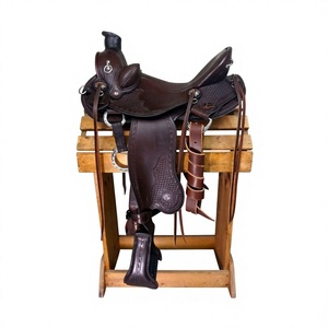 BS International NA94 - Caja para Silla de Montar de Madera Sostenible Personalizada, Estilo Europeo, de Cuero Auténtico de Búfalo, con Alfombras para Caballos Ingleses - Product Image 1