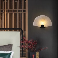 Applique murale moderne de luxe en albâtre, abat-jour cylindrique en pierre, métal laiton minimaliste pour projet hôtelier, chambre et couloir