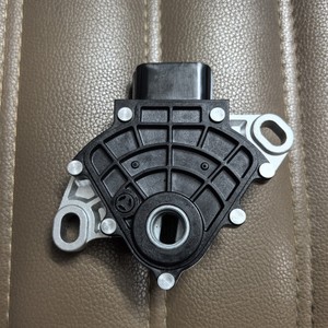 Interruptor de cambio de marchas Toyota 84540-52070 para Corolla RAV4, posición neutral - Product Image 2