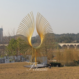 Sculpture en tube d'acier inoxydable doré sur mesure, grande œuvre d'art abstraite pour la décoration paysagère extérieure - Product Image 3