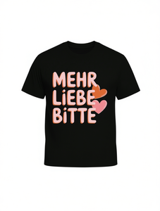 T-Shirt 'Mehr Liebe Bitte' in Cotone Nero 180g, Manica Corta, Collo Tondo, Vestibilità Ampia, Stampa con Testo in Tedesco e Cuore, Maglietta Casual da Uomo - Product Image 1