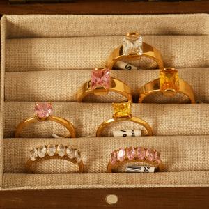 เครื่องประดับแฟชั่นขายดี ไม่ลอก ไม่ดำ ชุบทอง 18K ประดับเปลือกหอยมุก ขายส่งจำนวนมาก แหวนสแตนเลสแบบเปิดสำหรับผู้หญิง - Product Image 3