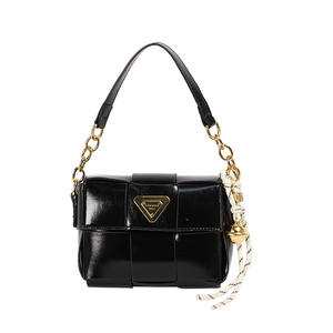 Bolso bandolera de hombro con diseño de nicho para mujer, bolso Tejido ligero con forma cuadrada compacta para llevar bajo el brazo - Product Image 6